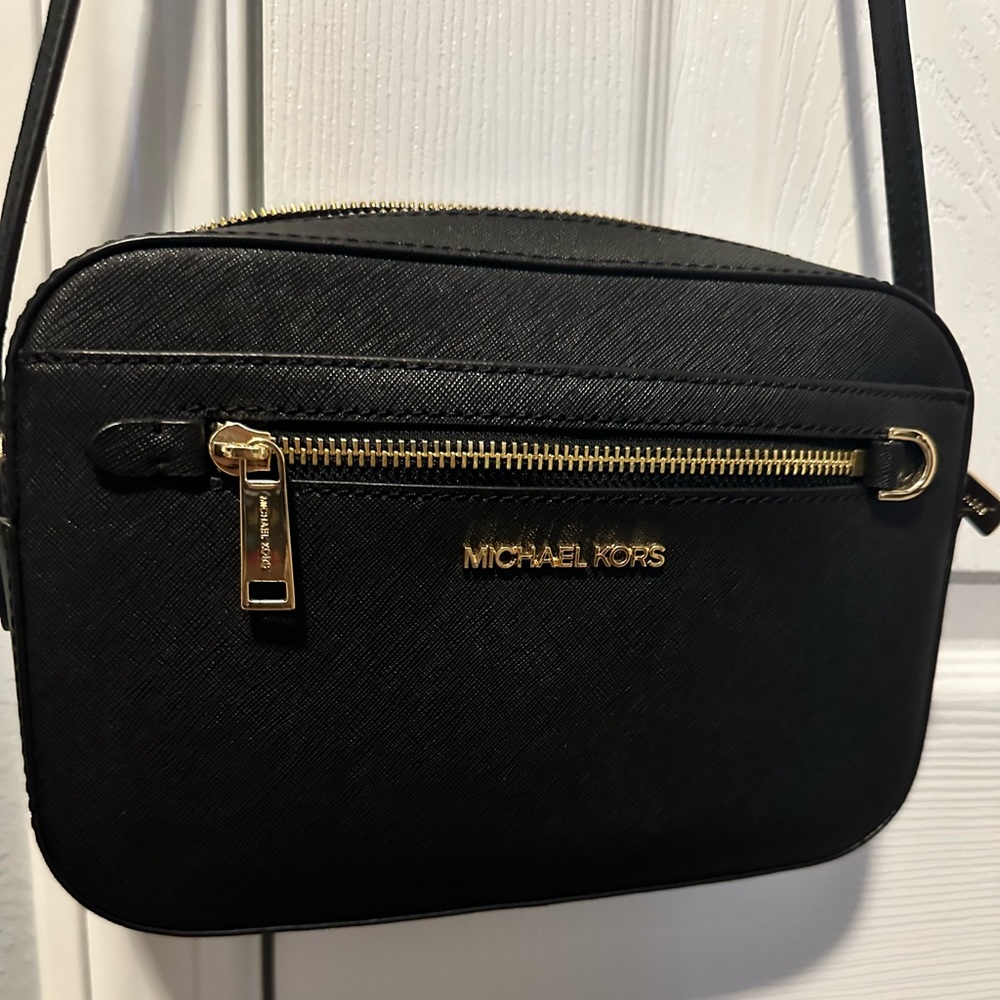 Michael Kors - Jet Set Large Saffiano Leather Crossbody Bag